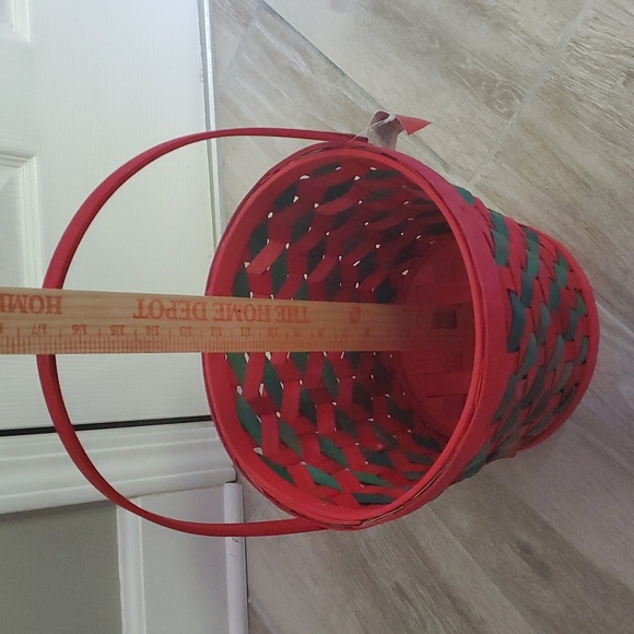 NWT Set Ashland Christmas Woven Wicker Basket with Adjustable Handle - Picture 5 of 10